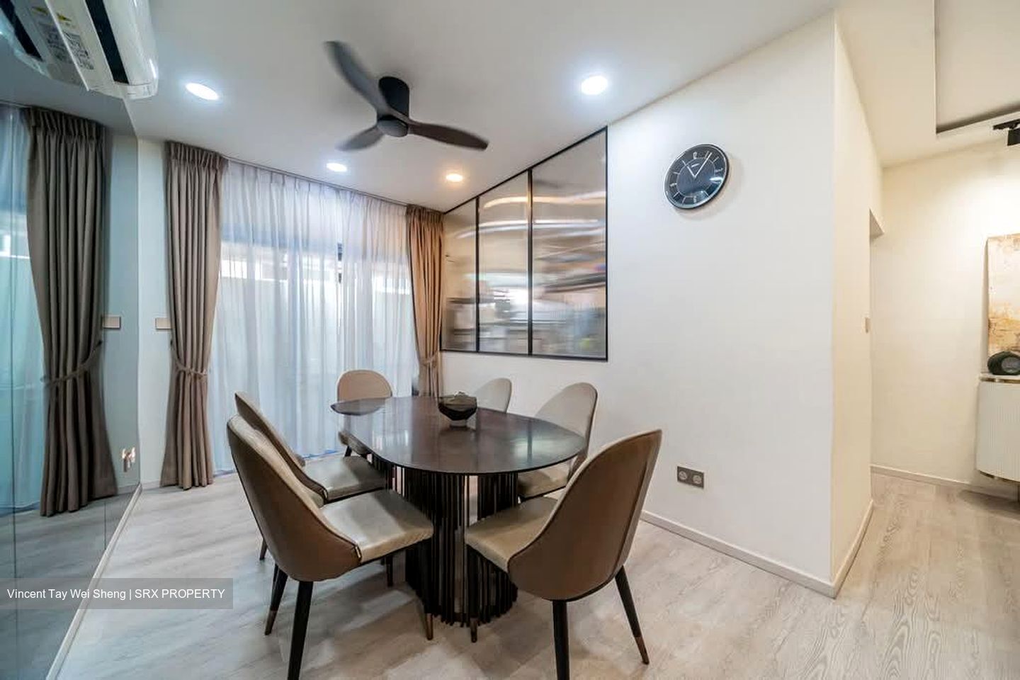 Sixth Avenue (D10), Terrace #568280621